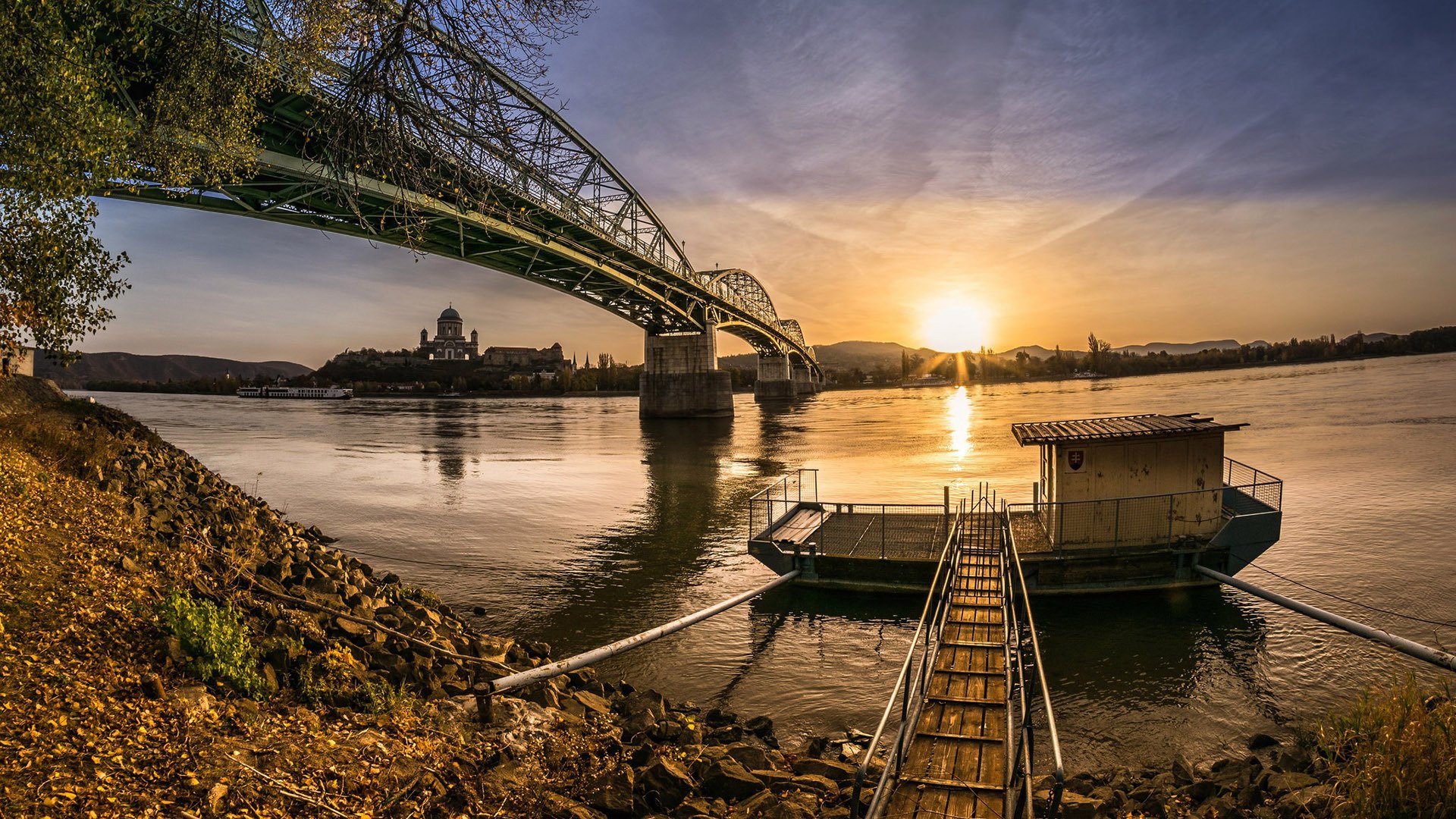 城市夜景 大桥 小船 码头 黄昏 阳光 大江