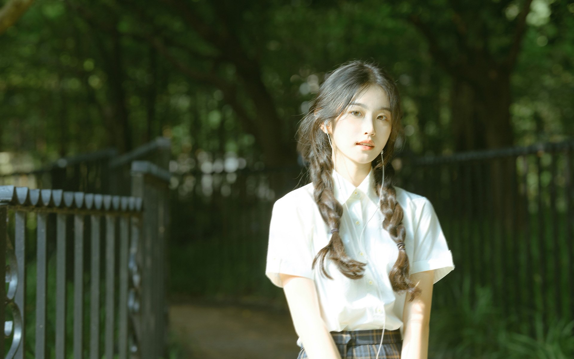 清纯 麻花辫 耳机 校园