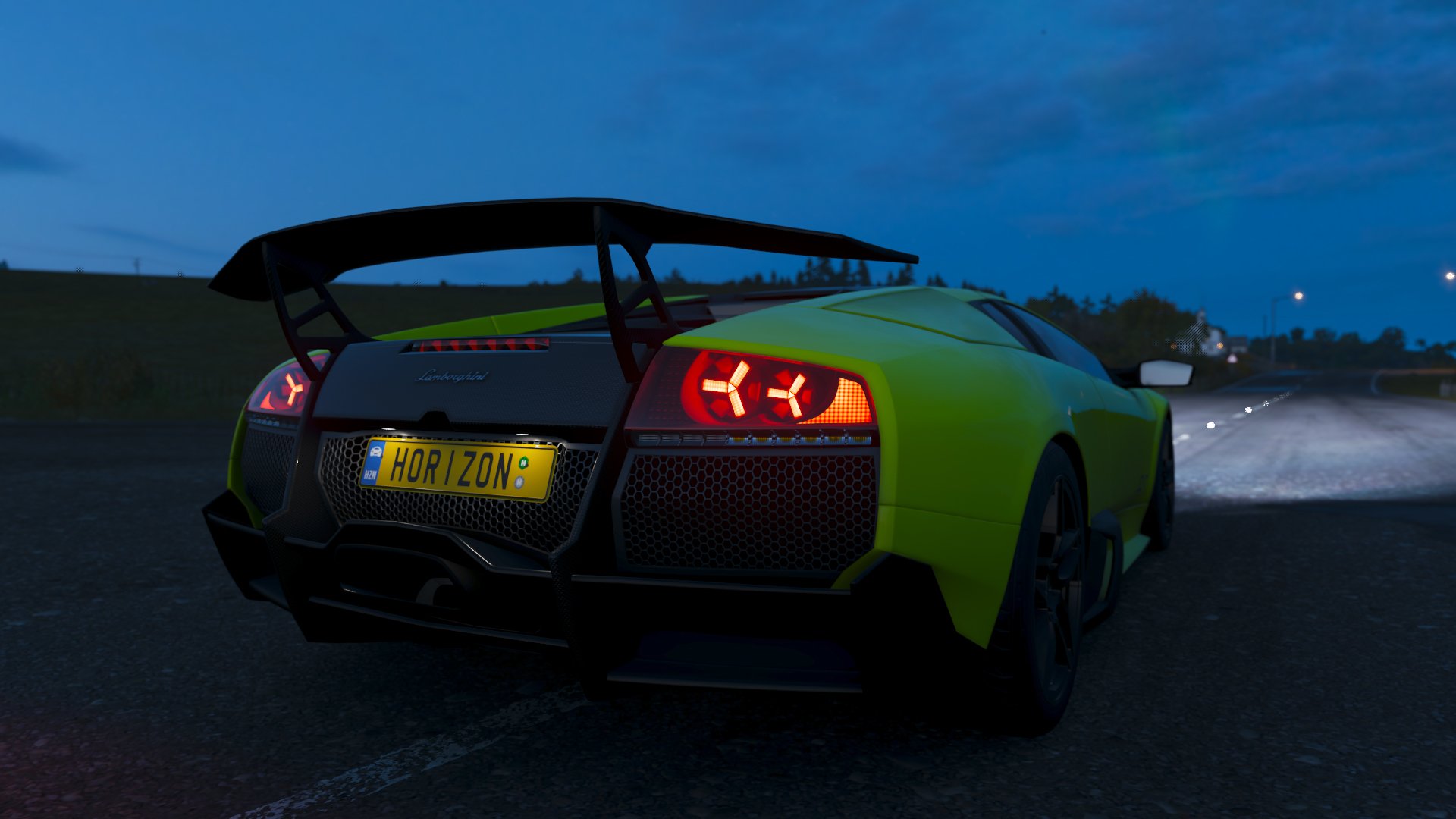 兰博基尼 深夜 车尾