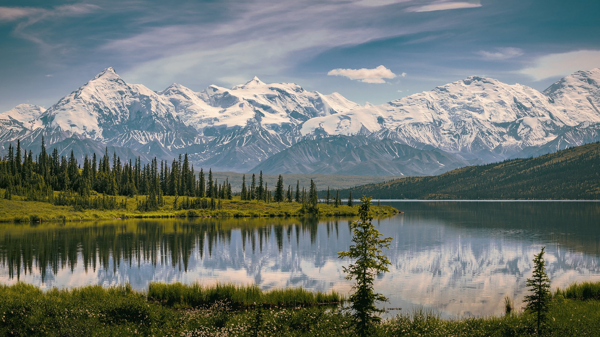 冰天雪地 雪山 倒影 冰湖 树林