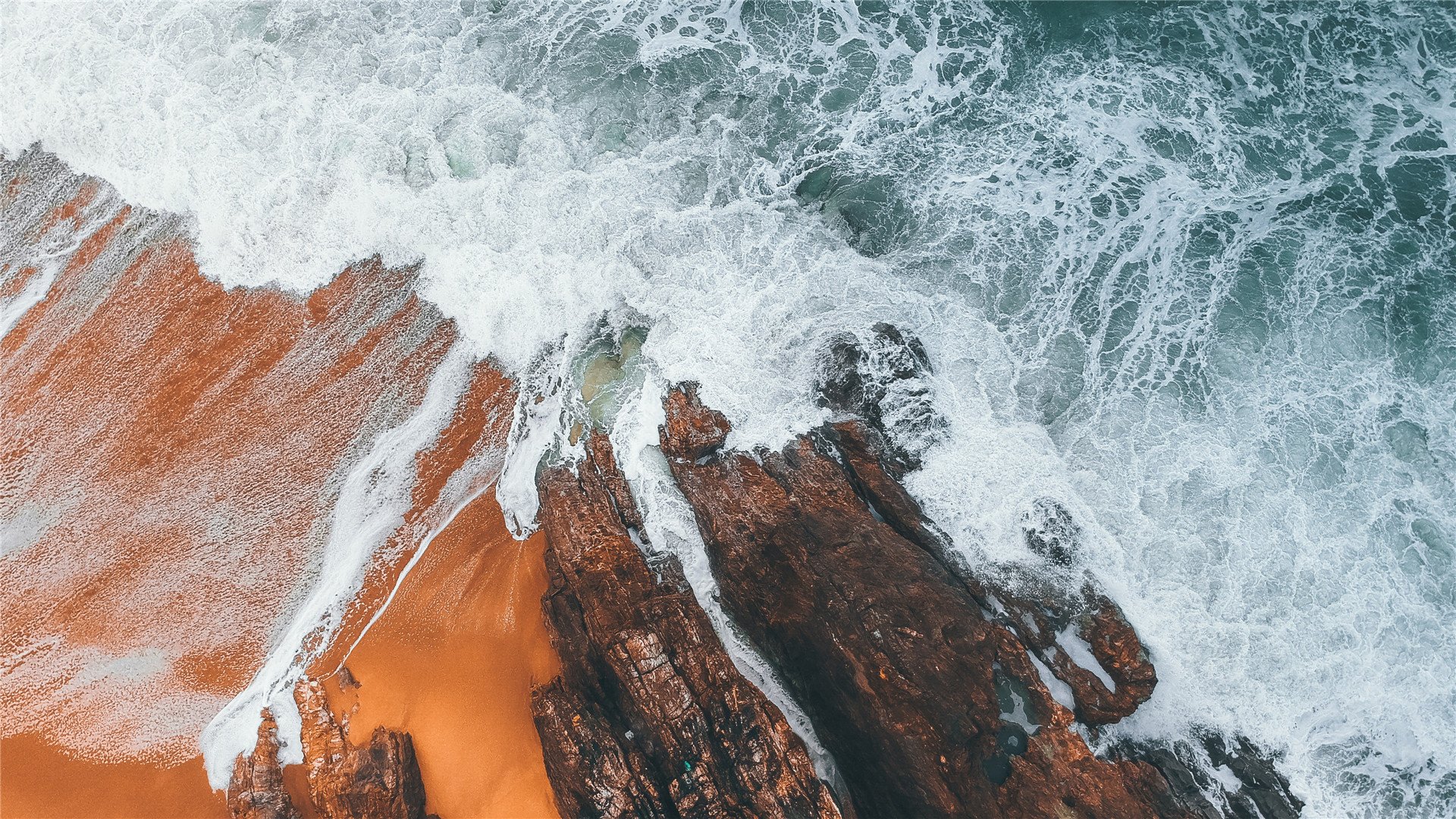 沙滩  海浪   礁石