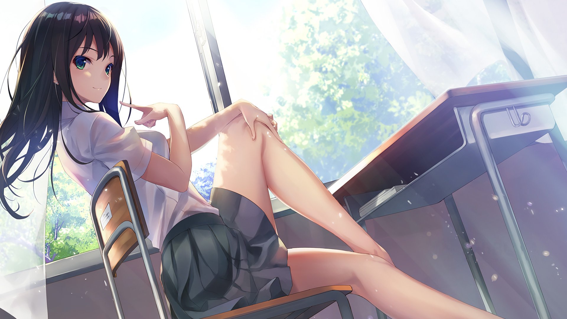 教室 短裙 大长腿 课桌