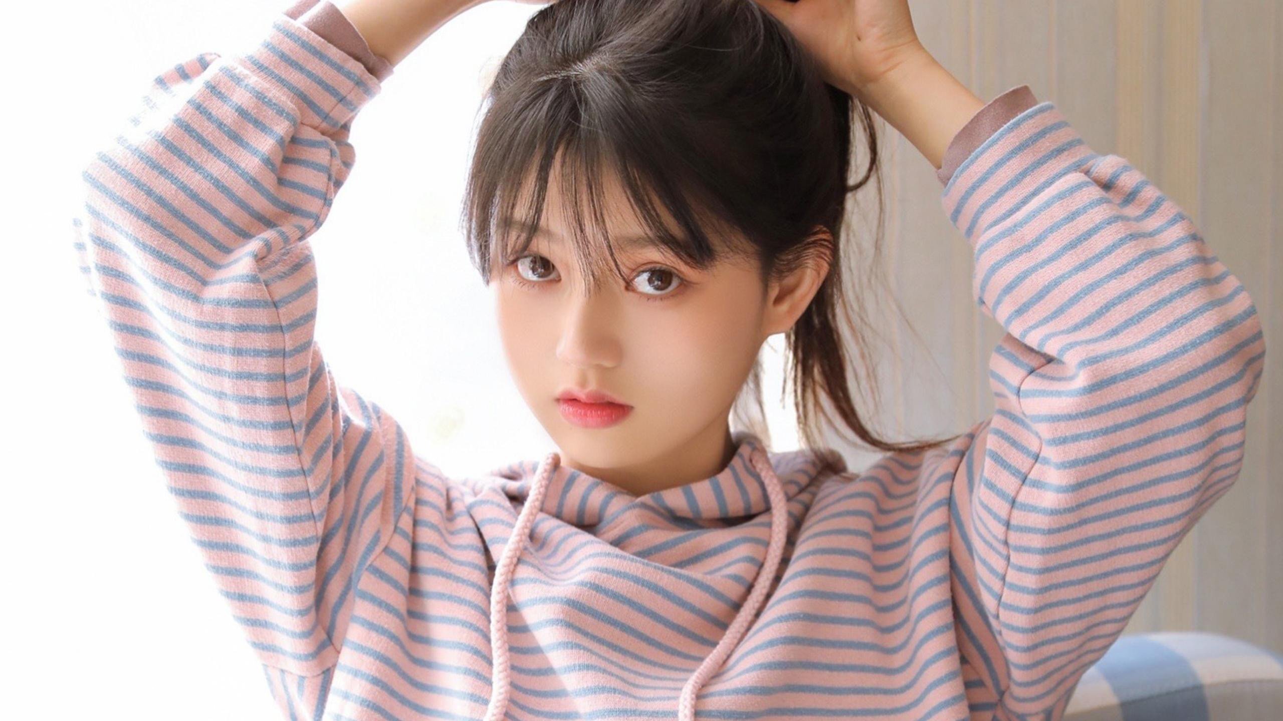 清纯 卫衣 马尾 女孩 养眼 可爱